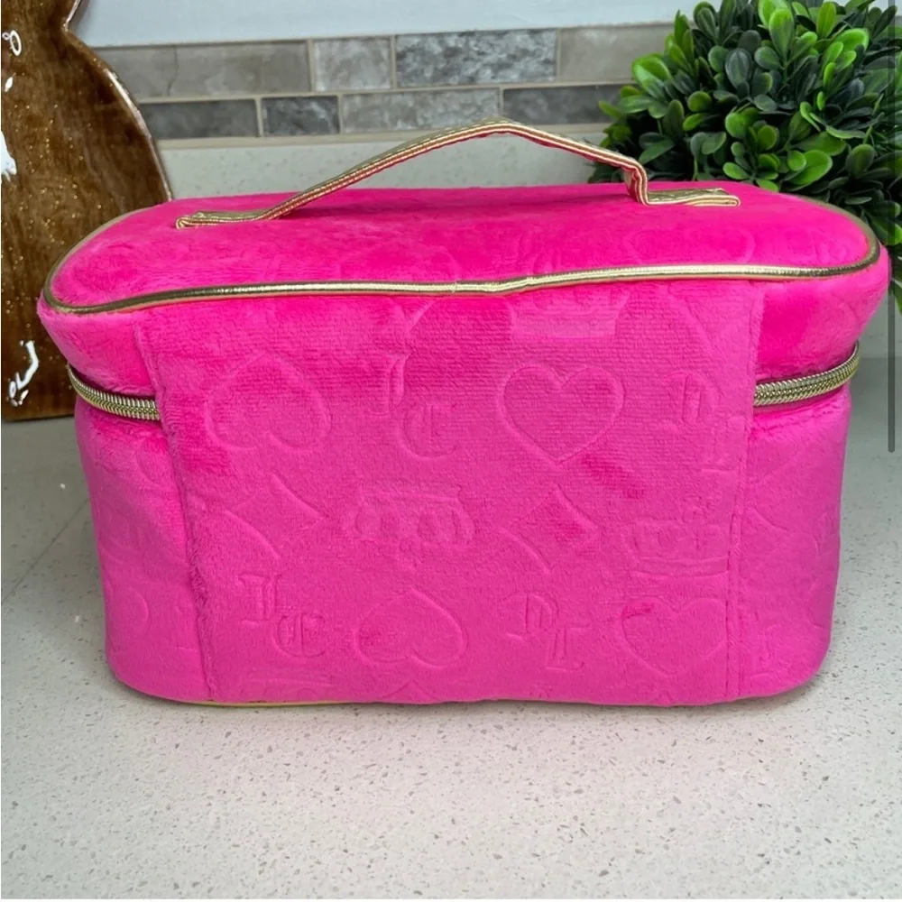 NEW Juicy‎ Couture Hot Pink Velour Embossed Heart Crown Makeup Bag Train Case